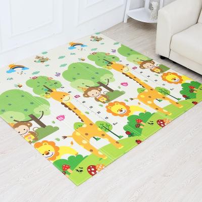 China Large Baby Play Mat For Baby Portable Anti Slip Educational Waterproof Foldable Foam Baby Toy Custom Logo XPE Crawling Mat 77