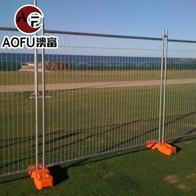 China Heras Style Easily Assembled Removable Temporary Construction Site Australian Wire Mesh With Base Water Filled For Swimming Pools for sale