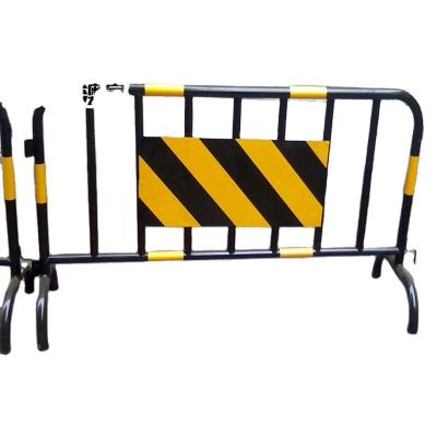 China Easily Assembled Steel Crowd Control Pedestrian Wall Barricades Barrier With Flat Bases For Australia for sale