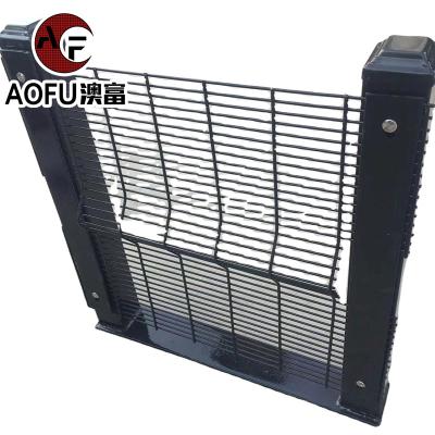 China Easily Assembled Heavy Duty Clear Vision Security Anti Climb Mesh Fence Panel 358 Density High Strength Mesh Fence Panel for sale