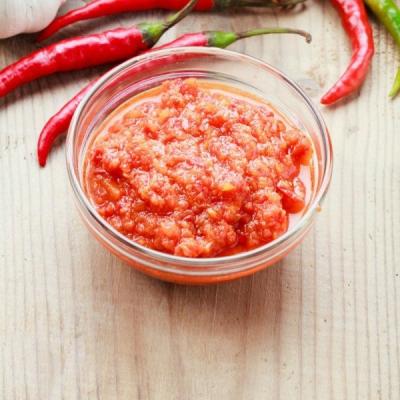 China BBQ Garlic Chilli Paste Product 200g Chilli Garlic Sauce OEM for sale