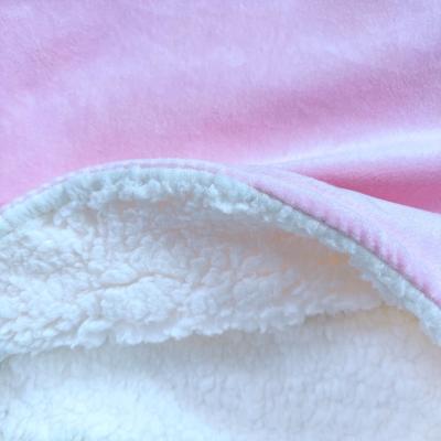 China Custom Made Warm Portable Sherpa Bed Mink Plush Flannel Throw Folded Polyester Fleece Polyester Blanket for sale