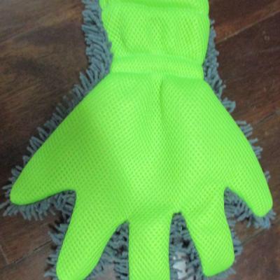 China Universal Microfiber Premium Scratchless Microfiber Waterproof 5 Finger Car Wash Cleaning Chenille Glove for sale