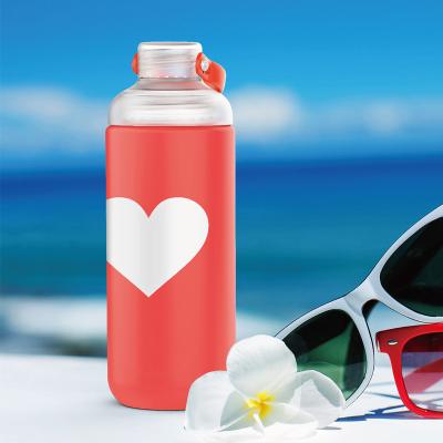 China 600ml 20oz Viable Unique Design Plastic Lid Glass Water Bottle With Silicone Cover for sale