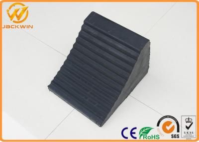 China Vehicle Garage Parking Lot Rubber Wheel Stopper , Heavy Duty Truck Wheel Stopper for sale