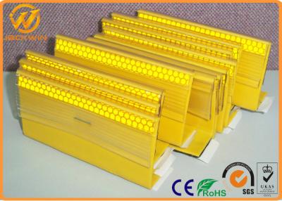 Cina Cavo di gomma riflettente giallo/bianco dell'indicatore della pavimentazione alzato unità di elaborazione dilaga per la strada principale in vendita