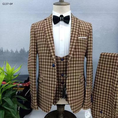 China Anti-Wrinkle OEM Quality Custom Logos 3 Piece Suit Blazer Pants Khaki Checked Plaid Men Suit Set Jacket Pants Invest for sale