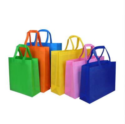 China Factory Customized Logo Color Recyclable Laminated Non Woven Foldable Bag Supermarket Daily Shopping Non Woven Tote Bag for sale