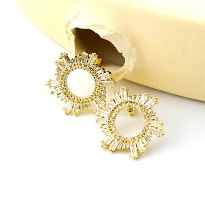 China New Zircon Hiphop Stud Earrings Women Sun Luxury Flower Round Gold Silver Stud Earrings for sale