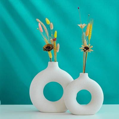 China Nordic Dried Flower Arrangemet Home Decoration Accessories Office Desktop Living Room Flower Vase Ceramic Donut Vase Set for sale