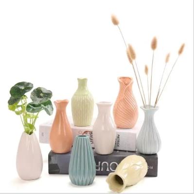 China Home Decoration Essential Oil Ceramic Aromatherapy Flower Diffuser Bottle for sale