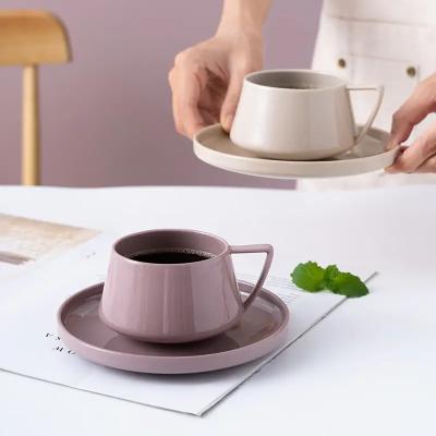 China 250ml Kitchen Milk Tea Breakfast Cups Nordic Drinking Water Home Couple Christmas Mugs Set Ceramic Coffee Cup and Saucer for sale