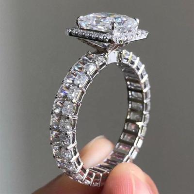 China FASHIONABLE Luxury Custom 2ct Radiant Cut Halo Setting GRA Certified Diamond 14K Moissanite Ring For Women for sale