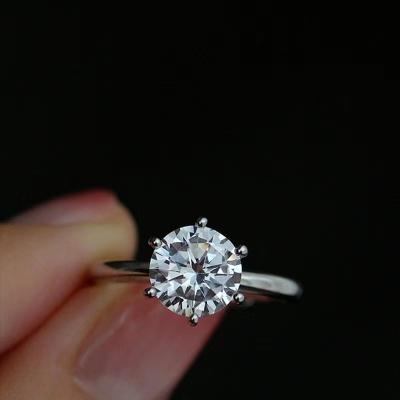 China FASHIONABLE Minimalist Lady Love GRA Certified 18K Gold Engagement Round Brilliant Cut Moissanite Ring for sale