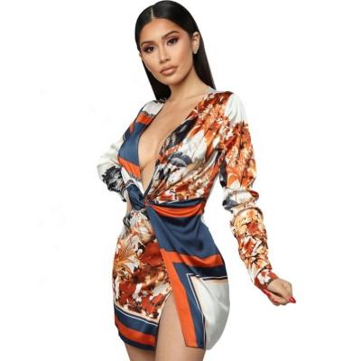 China 2019 Sexy Breathable Floral Deep Sleeve Ladies Mini In Autumn Dress V-Neck Long Dress for sale