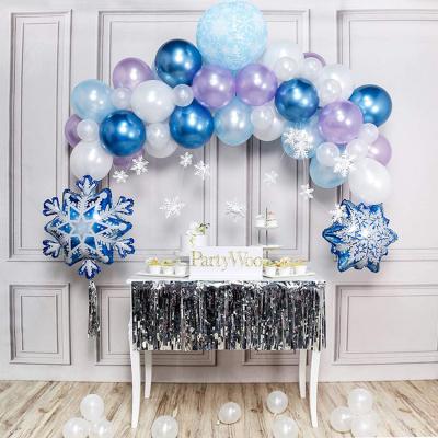 China Christmas Artificial Winter Nicro Frozen Snowflake Helium Balloons Ice And Snow Theme Helium For Party Balloons Decoration Set for sale