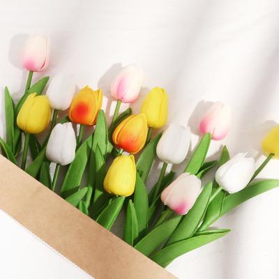 China Real Touch Real Touch Tulip Flowers Artificial Flower Plant Plastic Decor Crafts Gift For Wedding Home Art Outdoor Decoration for sale