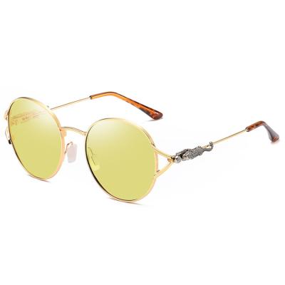 China Fashion Sunglasses Wholesale Round Small Clear Vintage Lens Yellow Metal Retro Gold Frame Photochromic Women Polarized Sunglasses for sale