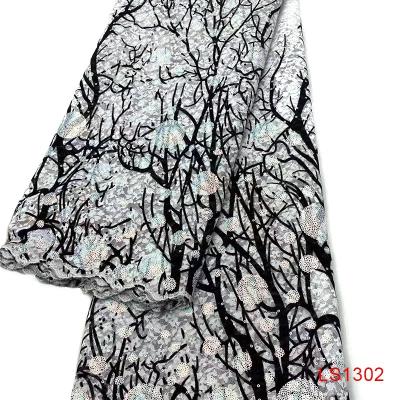 China Viable African Lace Embroidery Fabric For Wedding Dress Allure Bridals Luxury Nigerian Lace Fabric 2021 for sale