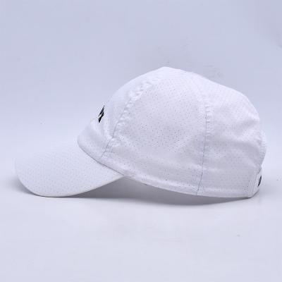 Chine Casquette sport noire personnalisée à profil bas pour la course en plein air à vendre