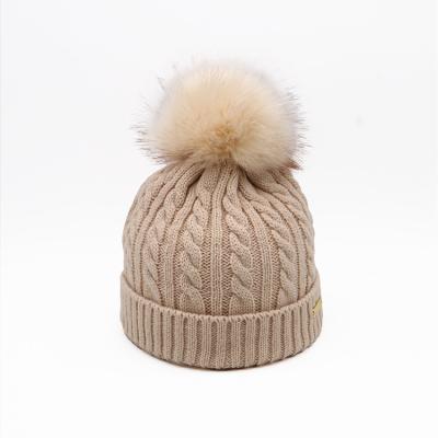 Китай Вышивка Unisex вяжет шляпы Beanie в белом коренастом кабеле вяжет шляпу Pompom мягкую теплую продается