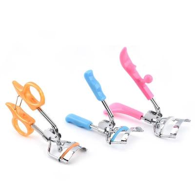 China Comfortable HOT Selling Eyelash Curler Non-slip Handle To Create Beauty Care Makeup Curling Tool for sale