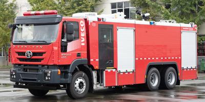 China carro de bombeiros industrial de 12000L SAIC-IVECO com monitor à venda