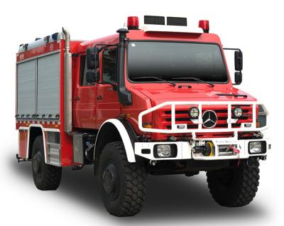 China 4x4 Unimog Forest Special Fire Truck mit doppeltem Kabinen-und Wasser-Behälter zu verkaufen