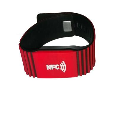 China Customized High Quality Waterproof/Waterproof 125KHZ RFID Wristband Red Color Wristband Watch for sale