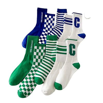 China Modern QUICK DRY cotton socks fashion style sports green socks for man women unisex stocks expedition crew socks quick sport spring summer for sale