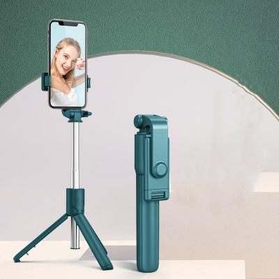 China Remote Smart Fold Aluminum Alloy Rod 360 Rotation Radio Selfi Stick for sale