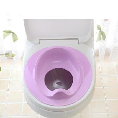 China Sillón de entrenamiento de baño portátil de plástico fácil de limpiar para niños de 1 a 7 años en venta