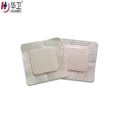 Cina schiuma del silicone di 15x15cm che veste cura arrotolata approvata dalla FDA per il trattamento della piaga da decubito in vendita