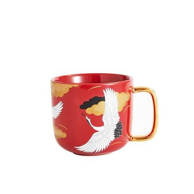 China Pronto para o envio em estoque Red Blue Pink Mug Gold Handle Asian Chinese Style Decal Ceramic Mugs With Handpaint Handle For Lover Gift à venda