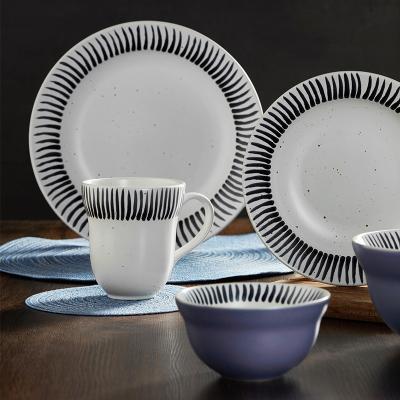 China Moderne keramische eetgerei met borden en schotel als cadeau tafel Home decoratie Te koop