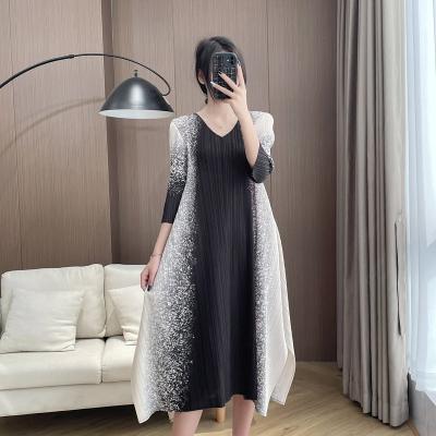 China Anti-static Women's Clothing Women's Fashion Dress V-Neckline Pleated Sexy Long Sleeve Pleated Casual Dresses for sale