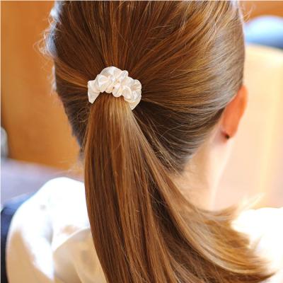 China Fashionable Factory Velvet Hair Scrunchies Women Or Girl With Custom Hair Scrunchies for sale