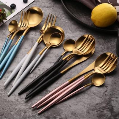 China Sustainable 4Pieces Gold Plated Flatware Portugal 304 Stainless Steel Cutlery Set for sale