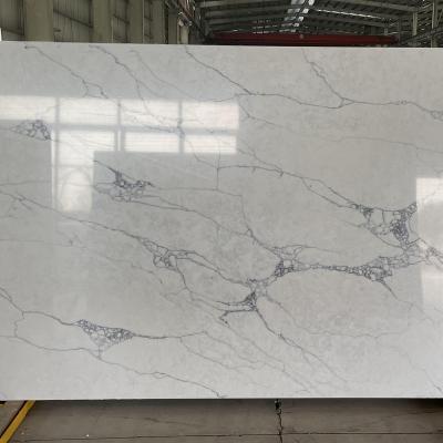 China Easy to install and maintain high quality white karakata quartz slate with veins for kitchen countertops for sale