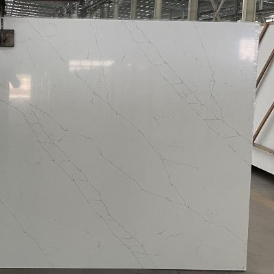 China Easy to install and maintain high quality white karakata quartz slate with veins for kitchen countertops for sale