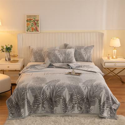 China New Anti-Static Bestselling Coral Fleece Blanket Thick Flannel Blanket for sale