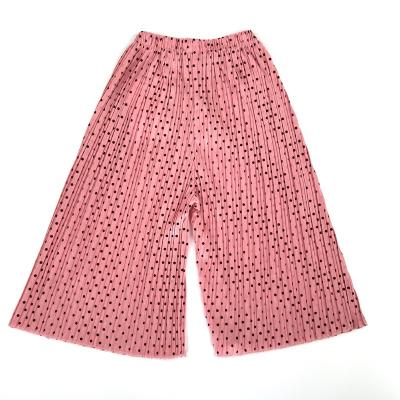 China Baby Pleated Anti-Wrinkle Bell-Based Pants in Pink for sale