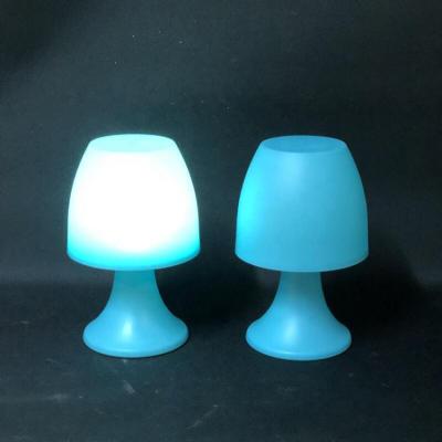 China Pretty New Hot Selling Modern Led Desk Lamparas Design Decoration Bedroom Table Lamps For Home for sale