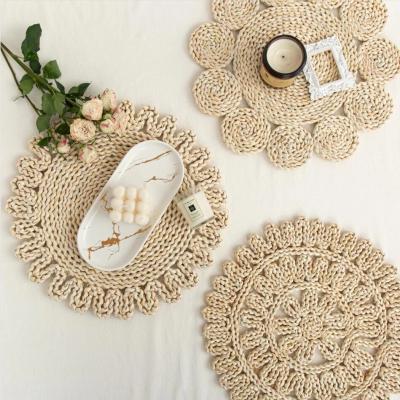 China Viable Round Woven Dining Table Mat Straw Cup Coaster Mat Rattan Placemats Dining Table Mat Water Gourd Placemat Round Rattan Table for sale