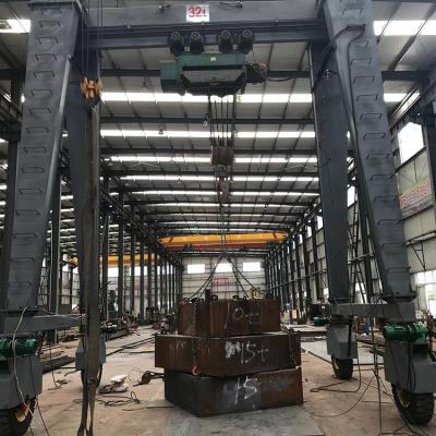 China Gantry Crane Mobile yacht boat hoist lift gantry crane 200t 300 ton for sale