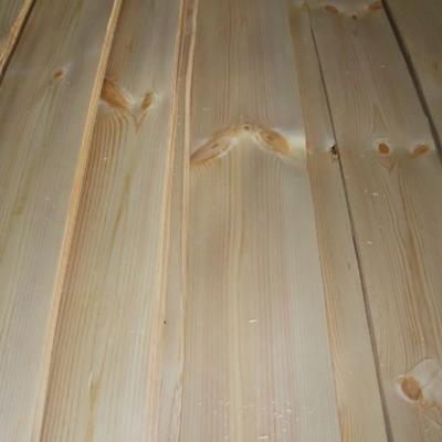 China Knotty Pine Veneer Knotty Pine Natural Veneers Knotty Pine Decorative Veneers for Furniture Flush Doors Panels for sale