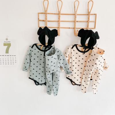 China Anti-wrinkle Autumn Cartoon Cotton Baby Clothes 2021 Set Baby Long Sleeve Package Fart+Pants Set Stain for sale