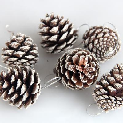 China Rustic Wooden Pine Wood Cone Decoration Christmas Ornaments Merry Christmas Door for sale