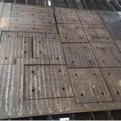 Cina NM400 NM360L NM360 NM450 Chromium Carbide Overlay Wear Plate Excavator Crusher Bucket Liner in vendita