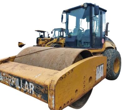 China Garment stores sell the original CAT CS563E drum roller Caterpillar CS563E single roller used machine from the USA in the yard for sale for sale